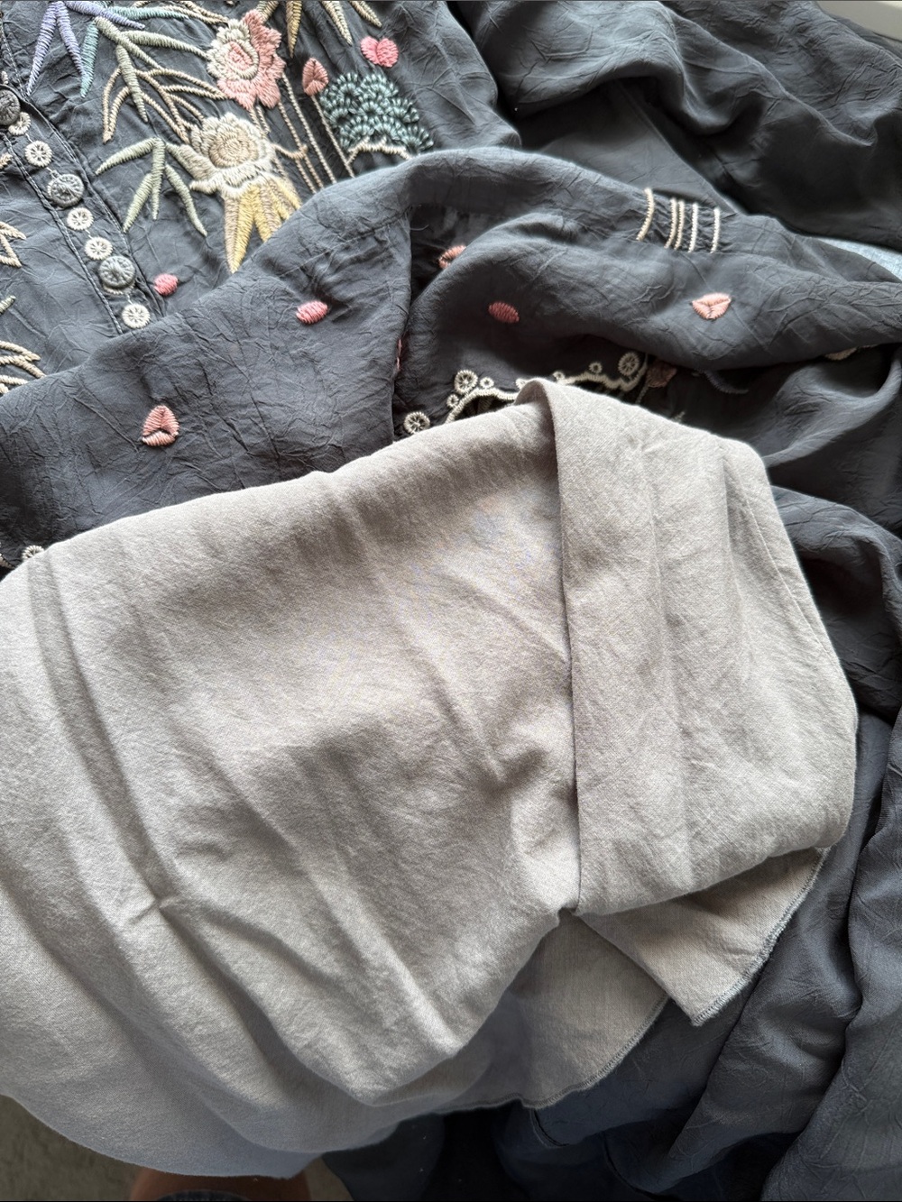 Johnny Was Gray Embroidered Midi Dress floral and bird accents lined pockets M - Picture 7 of 9